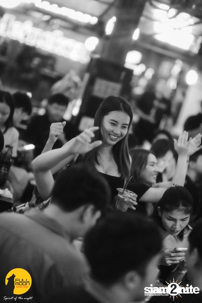 Joey Phuwasit Concert at Fullmoon Terrace & Bar  — photo 132