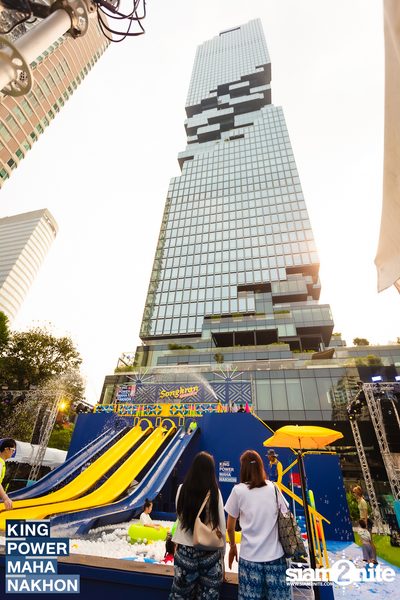 Songkran Mahanakhon ft. New Country at King Power Mahanakhon — photo 3