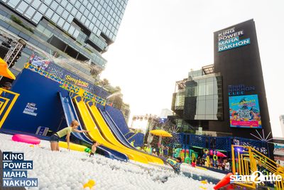 Songkran Mahanakhon ft. New Country at King Power Mahanakhon — photo 6
