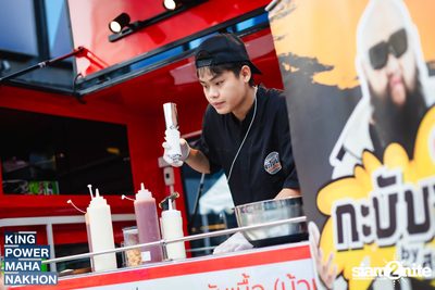 Songkran Mahanakhon ft. New Country at King Power Mahanakhon — photo 10