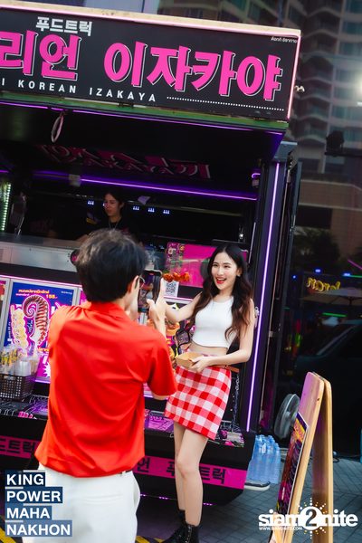 Songkran Mahanakhon ft. New Country at King Power Mahanakhon — photo 24