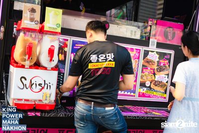 Songkran Mahanakhon ft. New Country at King Power Mahanakhon — photo 33