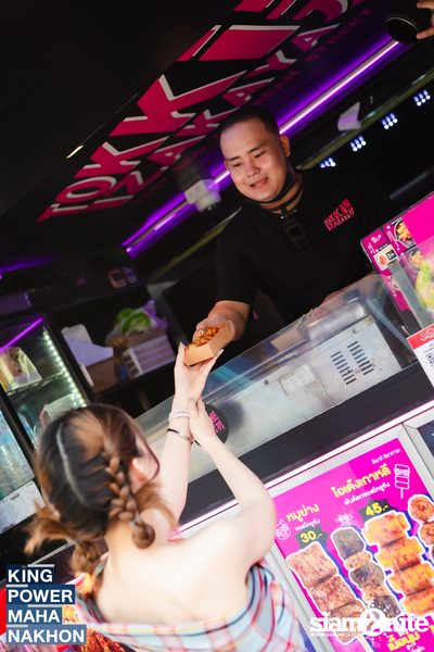 Songkran Mahanakhon ft. New Country at King Power Mahanakhon — photo 34