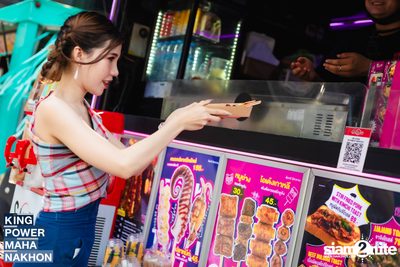 Songkran Mahanakhon ft. New Country at King Power Mahanakhon — photo 35