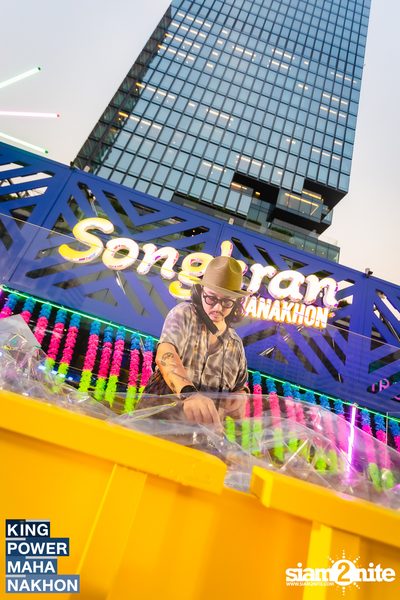 Songkran Mahanakhon ft. New Country at King Power Mahanakhon — photo 154