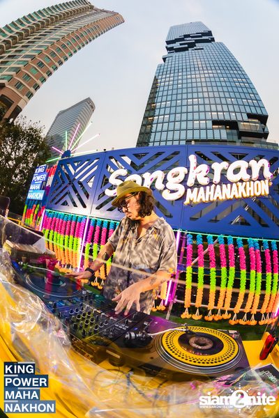 Songkran Mahanakhon ft. New Country at King Power Mahanakhon — photo 157