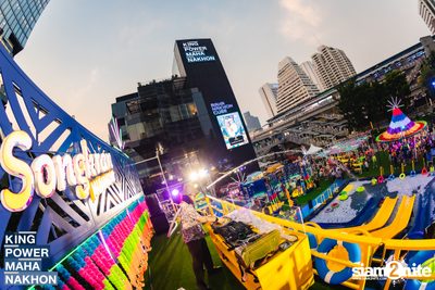 Songkran Mahanakhon ft. New Country at King Power Mahanakhon — photo 159