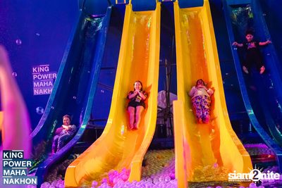 Songkran Mahanakhon ft. New Country at King Power Mahanakhon — photo 170