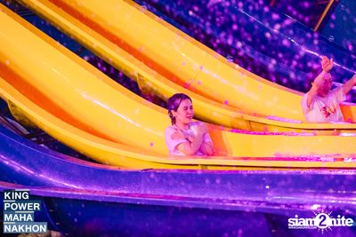Songkran Mahanakhon ft. New Country at King Power Mahanakhon — photo 171