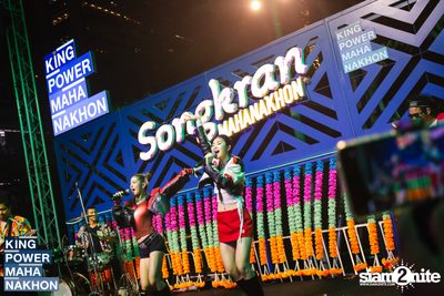 Songkran Mahanakhon ft. New Country at King Power Mahanakhon — photo 197