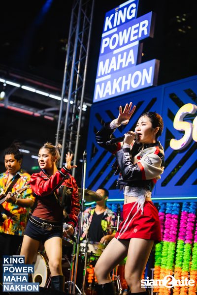 Songkran Mahanakhon ft. New Country at King Power Mahanakhon — photo 203