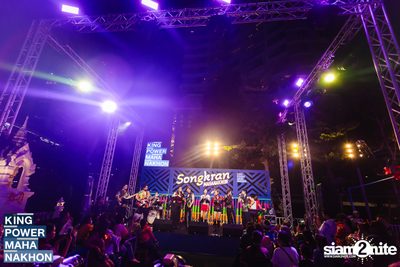 Songkran Mahanakhon ft. New Country at King Power Mahanakhon — photo 209