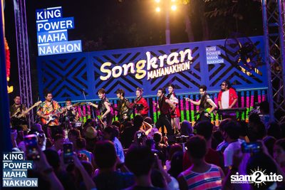 Songkran Mahanakhon ft. New Country at King Power Mahanakhon — photo 210