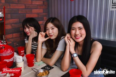 ภาพบรรยากาศงาน Budweiser Club presents Live Concert of Bowkylion ที่ TUBE Music Bar — photo 59