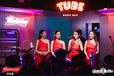 ภาพบรรยากาศงาน Budweiser Club presents Live Concert of Bowkylion ที่ TUBE Music Bar — photo 79