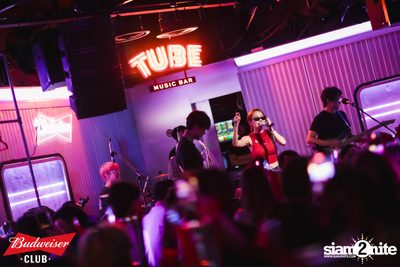 ภาพบรรยากาศงาน Budweiser Club presents Live Concert of Bowkylion ที่ TUBE Music Bar — photo 88