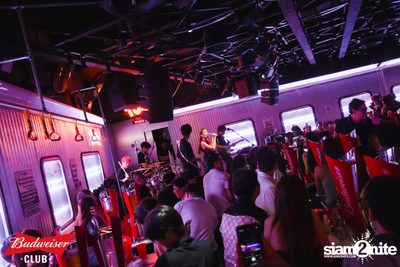 ภาพบรรยากาศงาน Budweiser Club presents Live Concert of Bowkylion ที่ TUBE Music Bar — photo 91