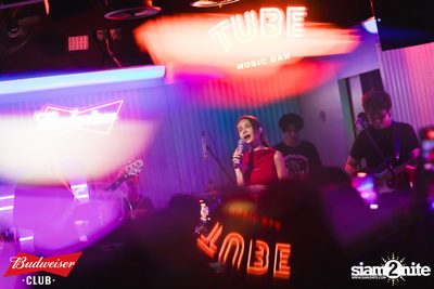 ภาพบรรยากาศงาน Budweiser Club presents Live Concert of Bowkylion ที่ TUBE Music Bar — photo 93