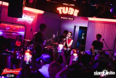 ภาพบรรยากาศงาน Budweiser Club presents Live Concert of Bowkylion ที่ TUBE Music Bar — photo 103