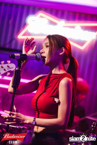 ภาพบรรยากาศงาน Budweiser Club presents Live Concert of Bowkylion ที่ TUBE Music Bar — photo 121