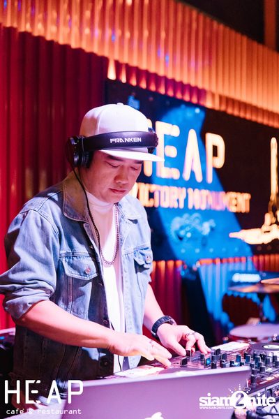 Zom Marie Concert at HEAP Victory Monument — photo 38
