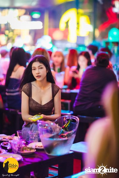 MEYOU concert at Fullmoon Terrace and Bar — photo 6