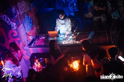Jam ft. PRAESUN & CHIN CHINAWUT at Dope & Dirty — photo 1