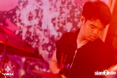 1Life Concert at Yak Bar — photo 147