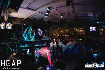 ภาพบรรยากาศคอนเสิร์ต Hard Boy Concert ที่ HEAP Viphavadee — photo 9