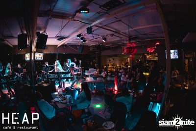 ภาพบรรยากาศคอนเสิร์ต Hard Boy Concert ที่ HEAP Viphavadee — photo 49