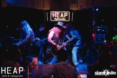 ภาพบรรยากาศคอนเสิร์ต Hard Boy Concert ที่ HEAP Viphavadee — photo 67