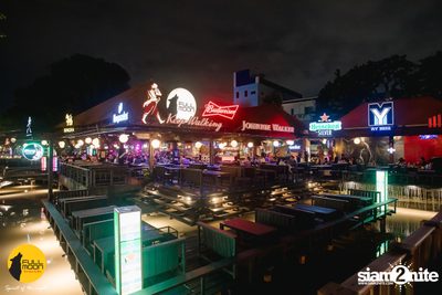 Ink Waruntorn concert at Fullmoon Terrace & Bar — photo 1