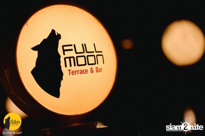 Ink Waruntorn concert at Fullmoon Terrace & Bar — photo 4