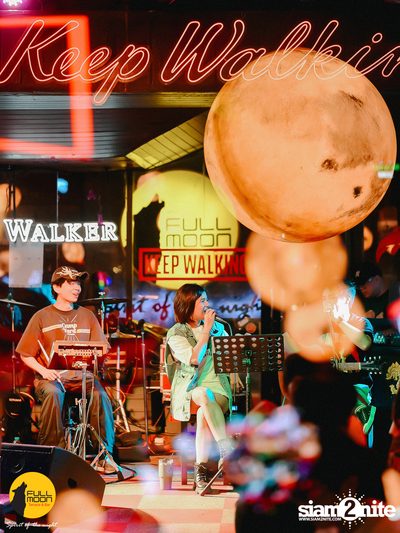 Ink Waruntorn concert at Fullmoon Terrace & Bar — photo 6