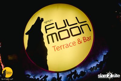 Ink Waruntorn concert at Fullmoon Terrace & Bar — photo 8