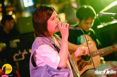 Ink Waruntorn concert at Fullmoon Terrace & Bar — photo 11