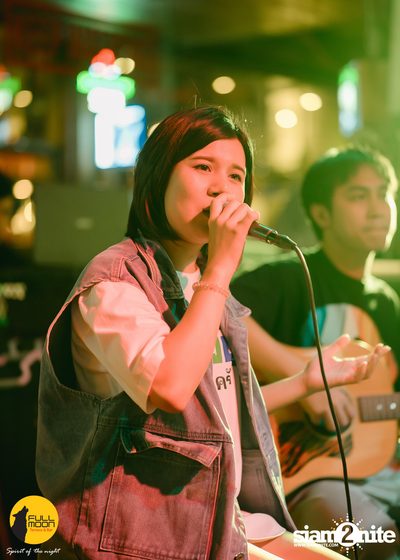 Ink Waruntorn concert at Fullmoon Terrace & Bar — photo 13