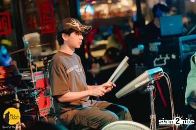 Ink Waruntorn concert at Fullmoon Terrace & Bar — photo 14