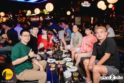 Ink Waruntorn concert at Fullmoon Terrace & Bar — photo 20