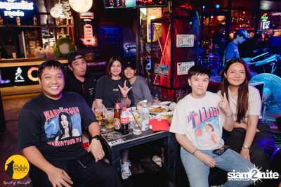 Ink Waruntorn concert at Fullmoon Terrace & Bar — photo 21