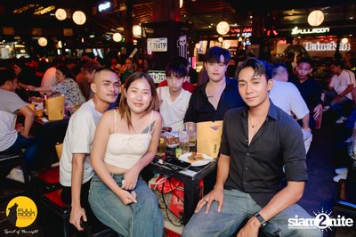 Ink Waruntorn concert at Fullmoon Terrace & Bar — photo 22