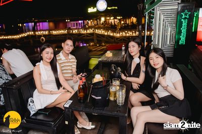 Ink Waruntorn concert at Fullmoon Terrace & Bar — photo 26
