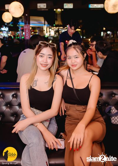 Ink Waruntorn concert at Fullmoon Terrace & Bar — photo 35