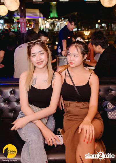 Ink Waruntorn concert at Fullmoon Terrace & Bar — photo 36