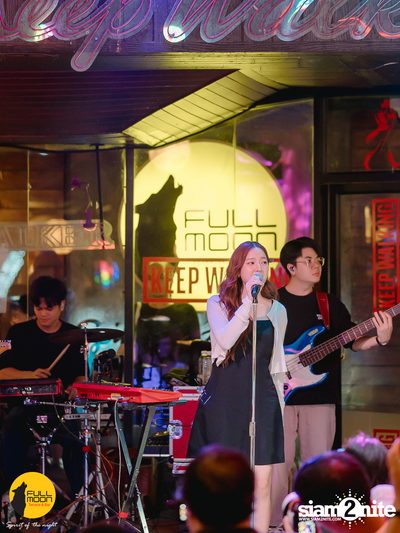 Ink Waruntorn concert at Fullmoon Terrace & Bar — photo 49