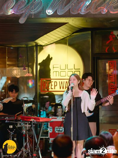 Ink Waruntorn concert at Fullmoon Terrace & Bar — photo 50