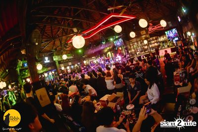 Ink Waruntorn concert at Fullmoon Terrace & Bar — photo 58