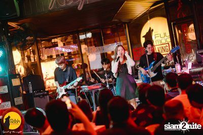 Ink Waruntorn concert at Fullmoon Terrace & Bar — photo 59