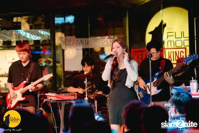Ink Waruntorn concert at Fullmoon Terrace & Bar — photo 61