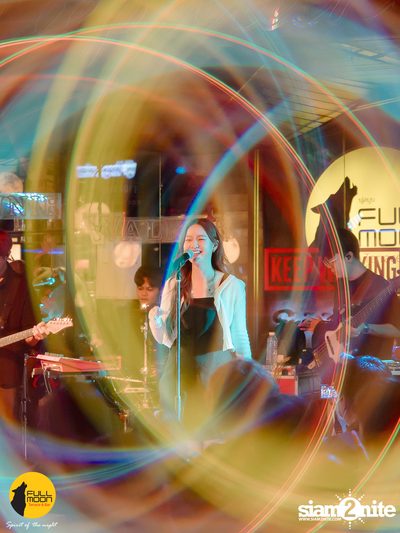 Ink Waruntorn concert at Fullmoon Terrace & Bar — photo 64